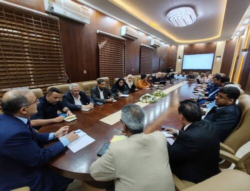 وزير الصحة الدكتور قاسم بحيبح يترأس اجتماعاً صحياً موسعاً لقيادات الوزارة بعدن