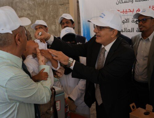 وزير الصحة يدشّن الجولة الأولى من النشاط الإيصالي التكاملي للتحصين بعدن
