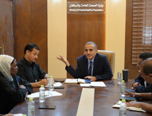 وزير الصحة يبحث مع الصليب الأحمر تعزيز التعاون المشترك وتوسيع التدخلات الصحية والإنسانية